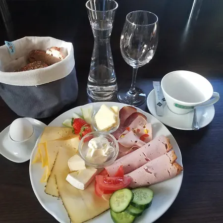 Hotel Kraeuterhex' Reutin *